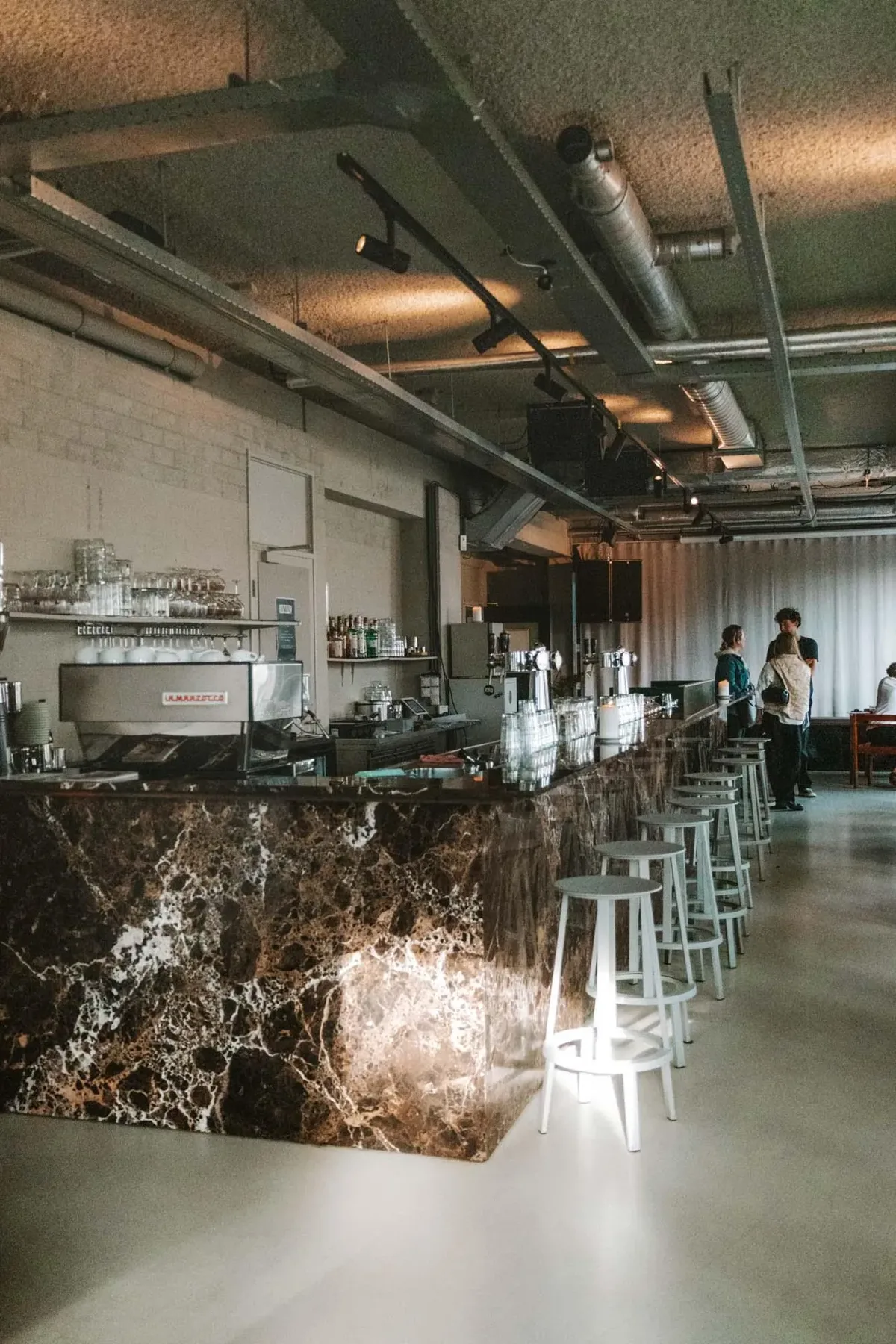 De marmeren bar, Borisov Amsterdam