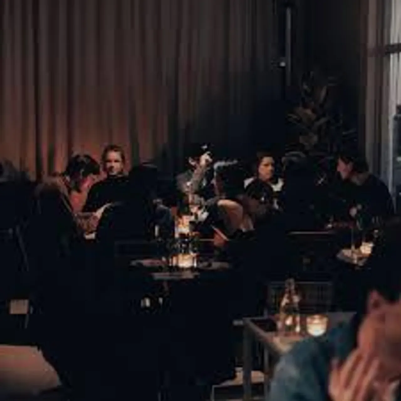 De lounge in de avond, Borisov Amsterdam